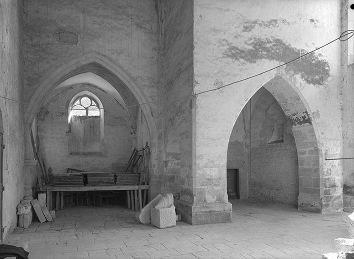 Base du clocher dans le narthex (agle antérieur droit du nathex).
