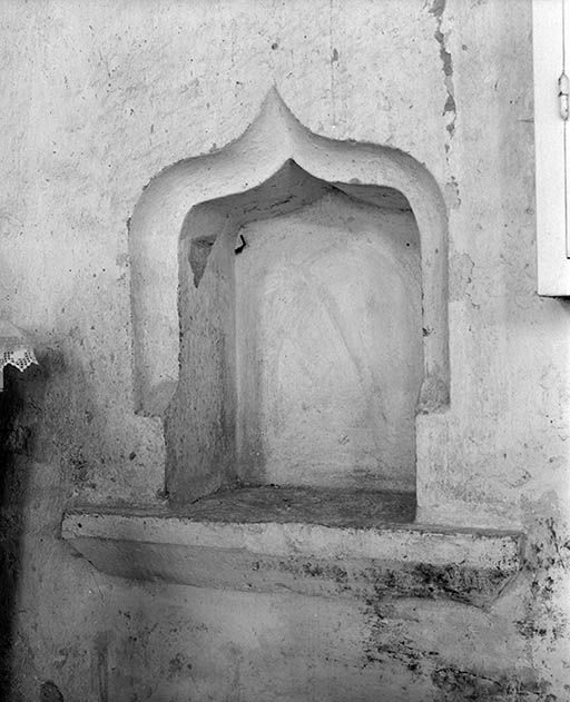 Piscine du mur droit, chapelle latérale droite.