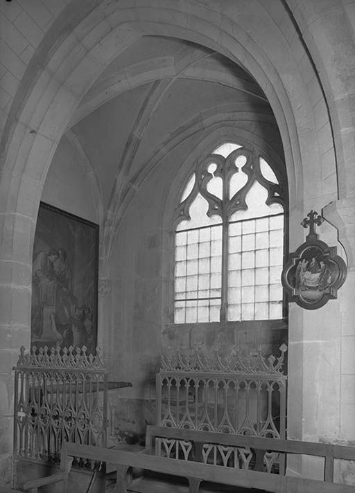 Chapelle latérale à croisée d'ogives.