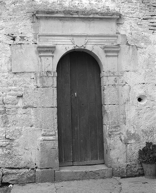Porte d'entrée de la tour.