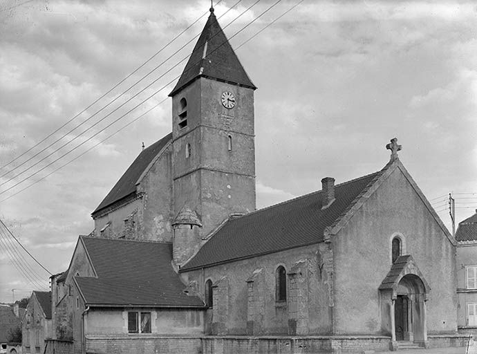 Façade occidentale, bas-côté et transept nord.