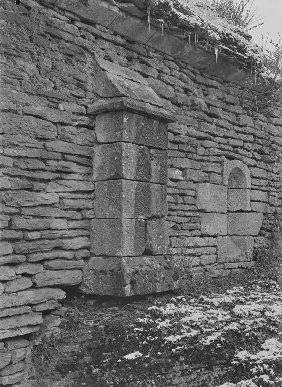 Bâtiment B : façade latérale droite, détail du contrefort.