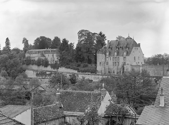 Vue d'ensemble du site avec le village.