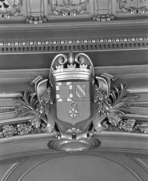 Vue de détail du décor de l'abside avec les armoiries de la ville de Dijon.