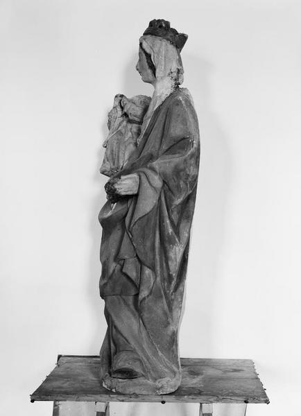 Statue (petite nature) : Vierge à l'Enfant