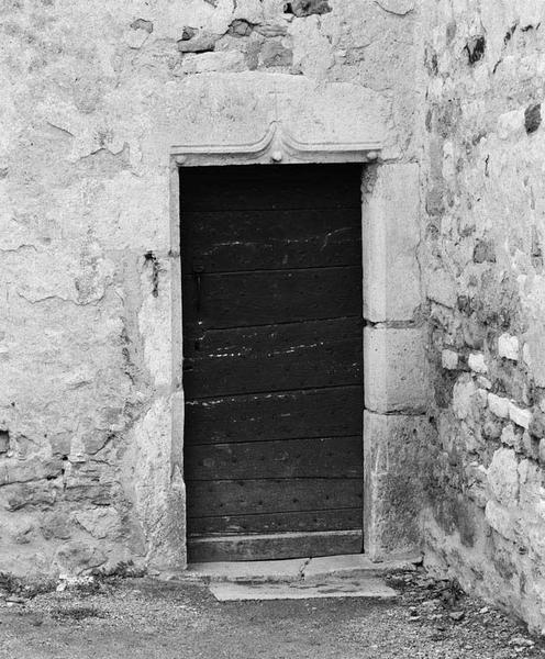 Porte latérale droite de la nef.