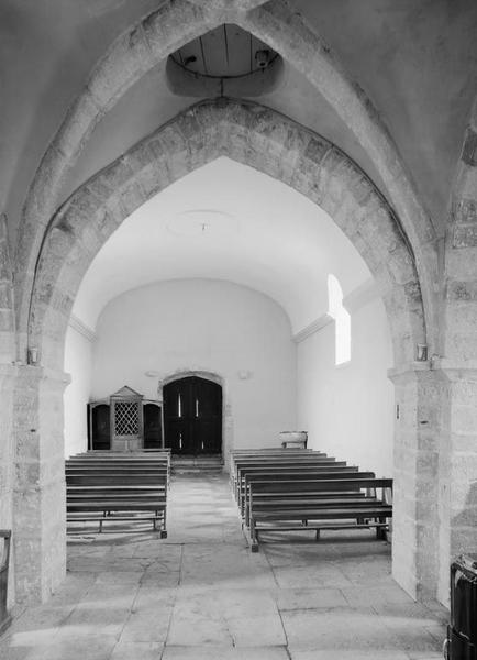 Vue d'ensemble de l'intérieur, depuis le choeur.