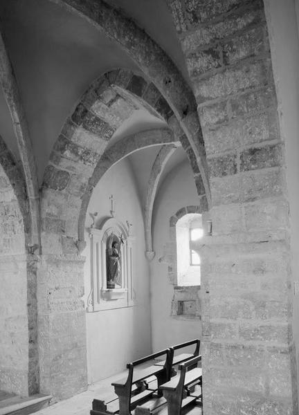 Vue d'ensemble de la chapelle droite.