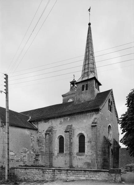 Façade et mur gauche de la nef.