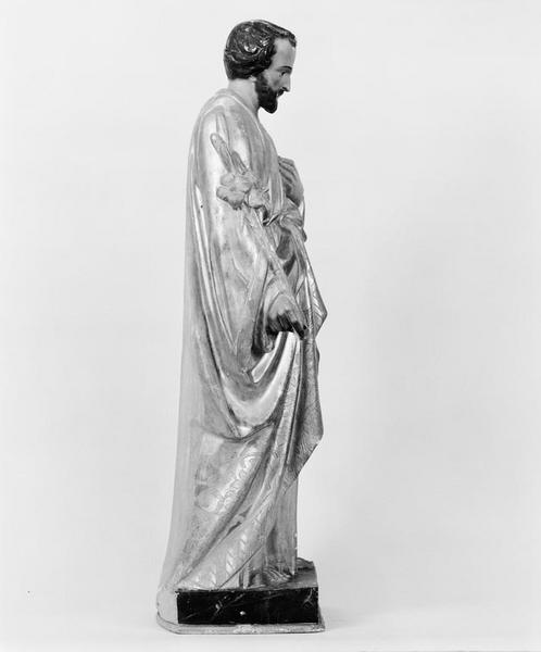 Statue de Saint Joseph : profil droit.