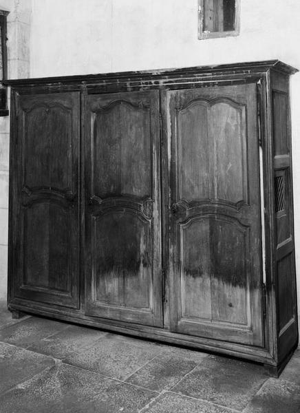 Armoire de sacristie