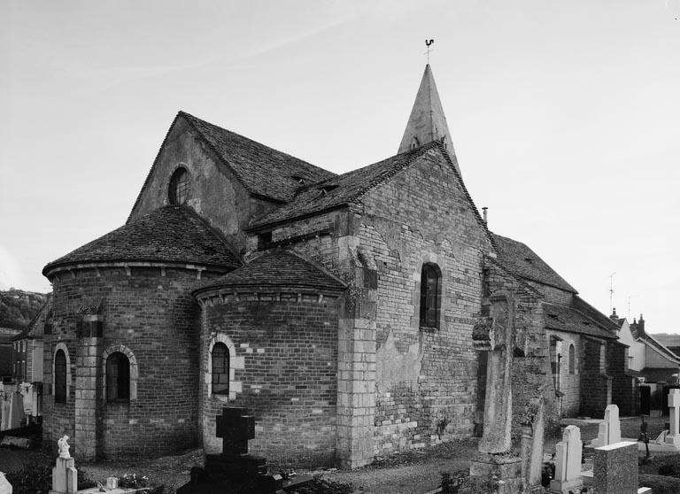 Chevet et élévation gauche.