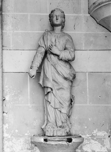 Statue (petite nature) : sainte