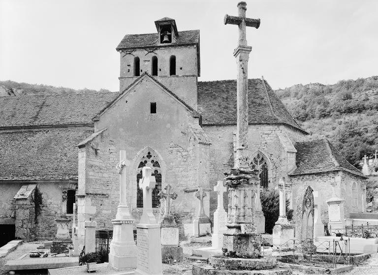 Elévations postérieures droites, vue prise du sud-est.