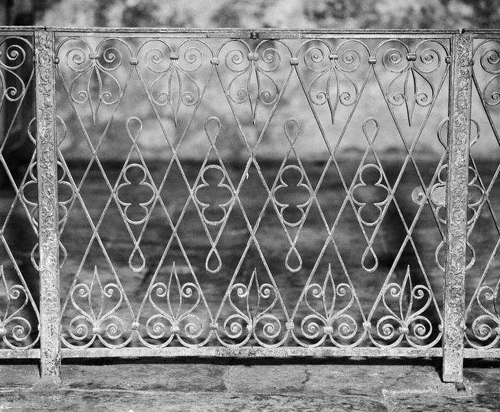 Clôture de chapelle (grille de communion)