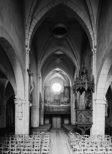 Nef, vue depuis le choeur.