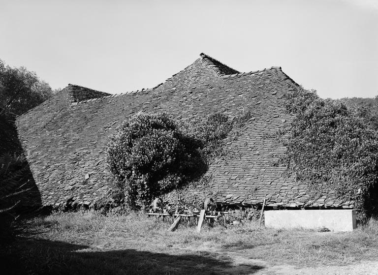 Halle de séchage, côté cour.
