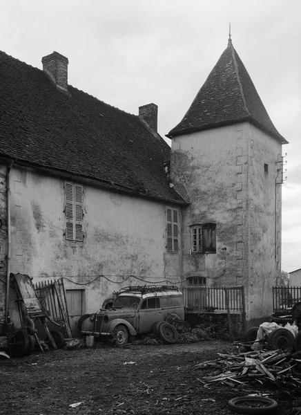 Façade sur rue.