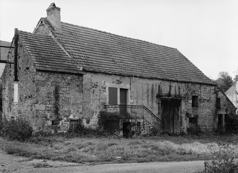 Vue d'ensemble d'une ferme (parcelle 105 sur le plan cadastral de 1959, section A1).