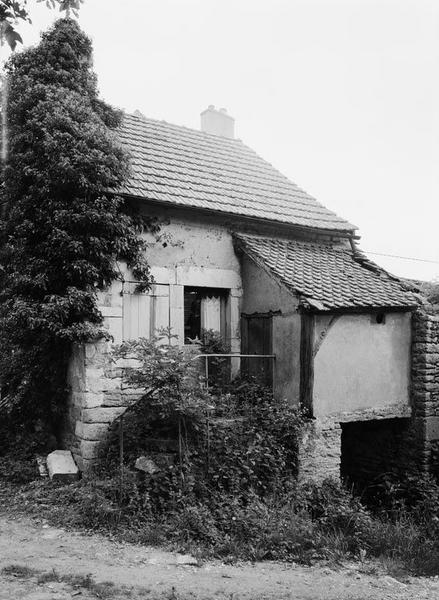 Vue d'ensemble d'une maison (parcelle 410, section D3 du cadastre de 1953).