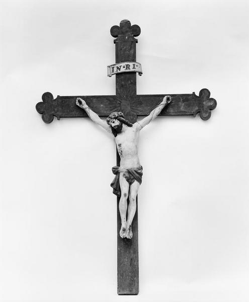 Croix : Christ en croix