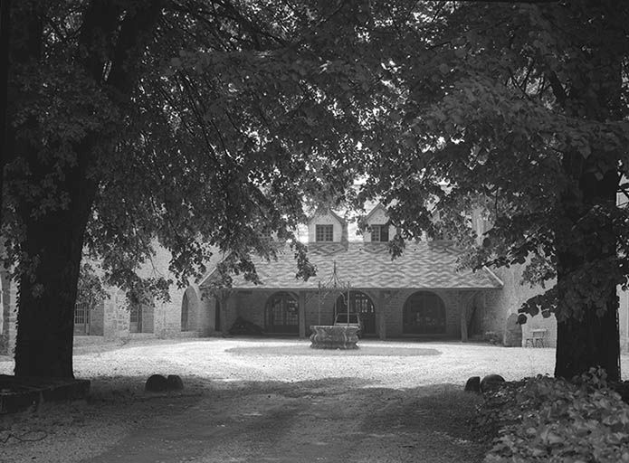 Bâtiment sud : élévation sur cour.