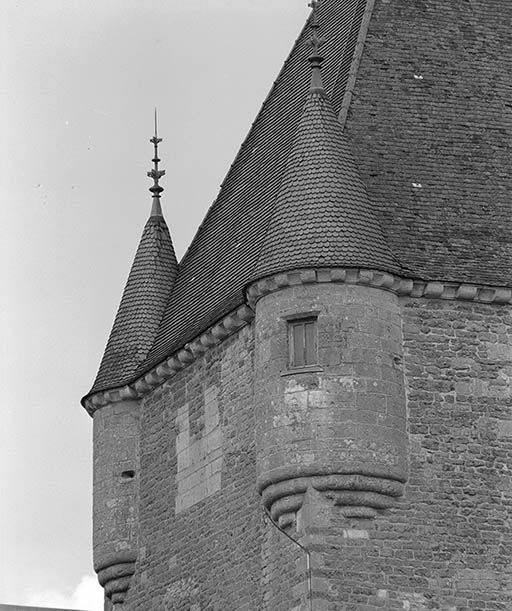 Détail des tourelles en surplomb du donjon.