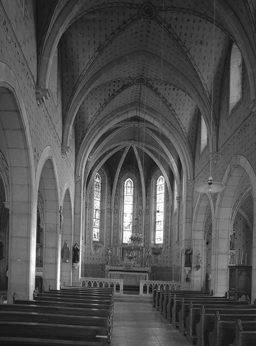 Vue d'ensemble de la nef et du choeur