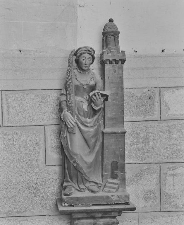 Statue : sainte Barbe