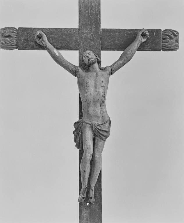 Christ en croix : face.