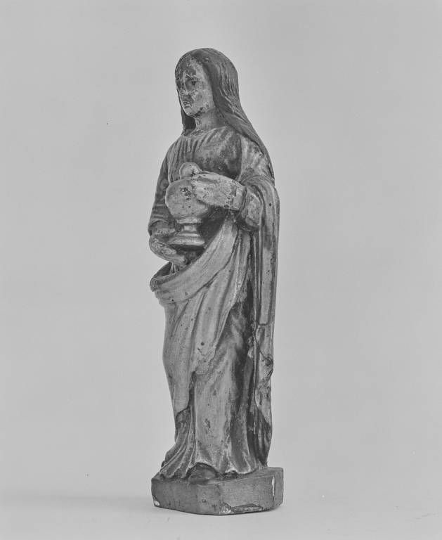 Détail de la statuette : trois-quarts gauche.