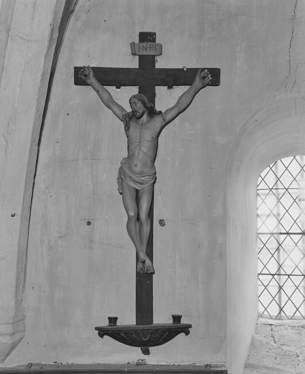 Statue : Christ en croix