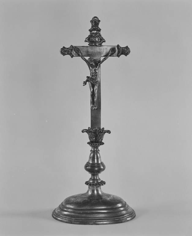 Croix d'autel : face.