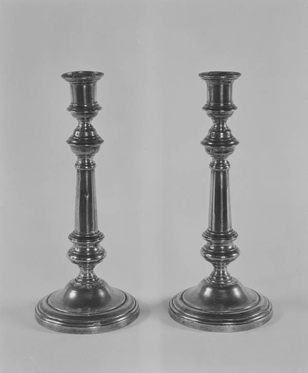 Paire de chandeliers.