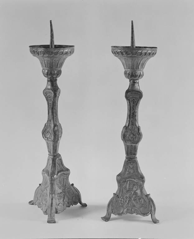Série de six chandeliers d'autel
