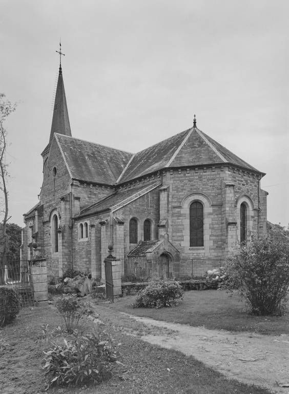 Abside et élévation droite.