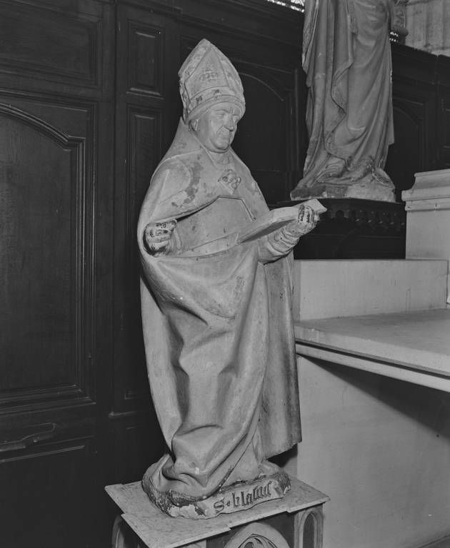 Saint Blaise : trois-quarts droit.