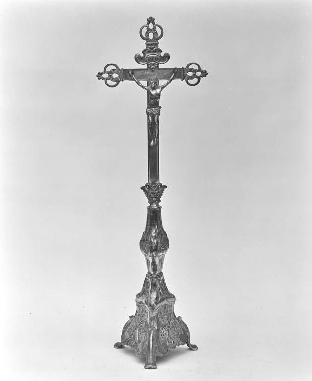 Croix d'autel