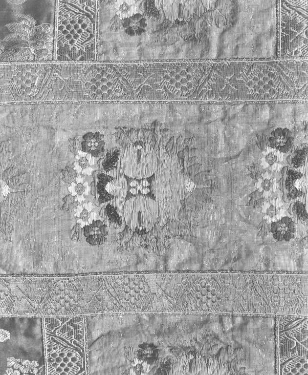 Chasuble : détail de la croix.