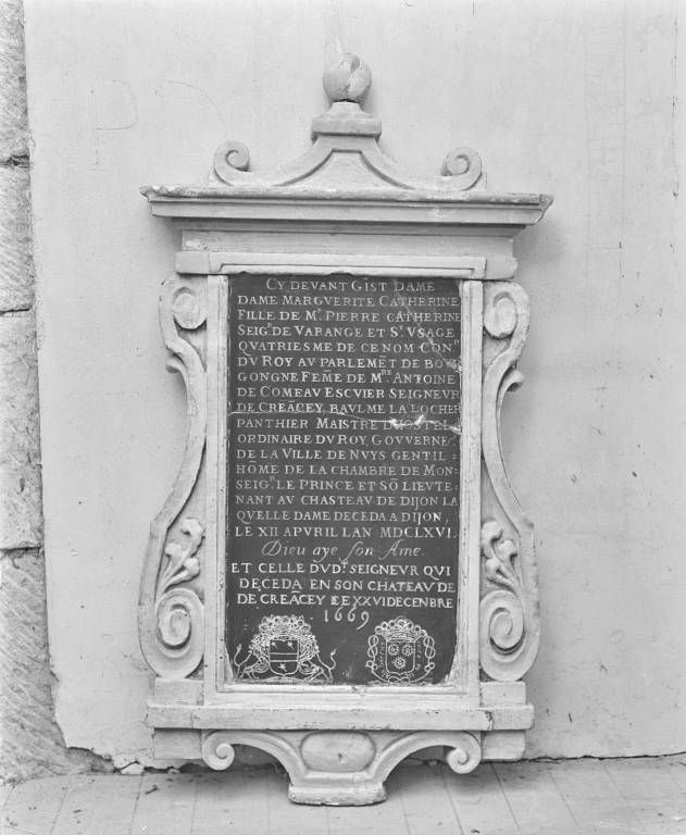 Plaque funéraire de dame Marguerite Catherine