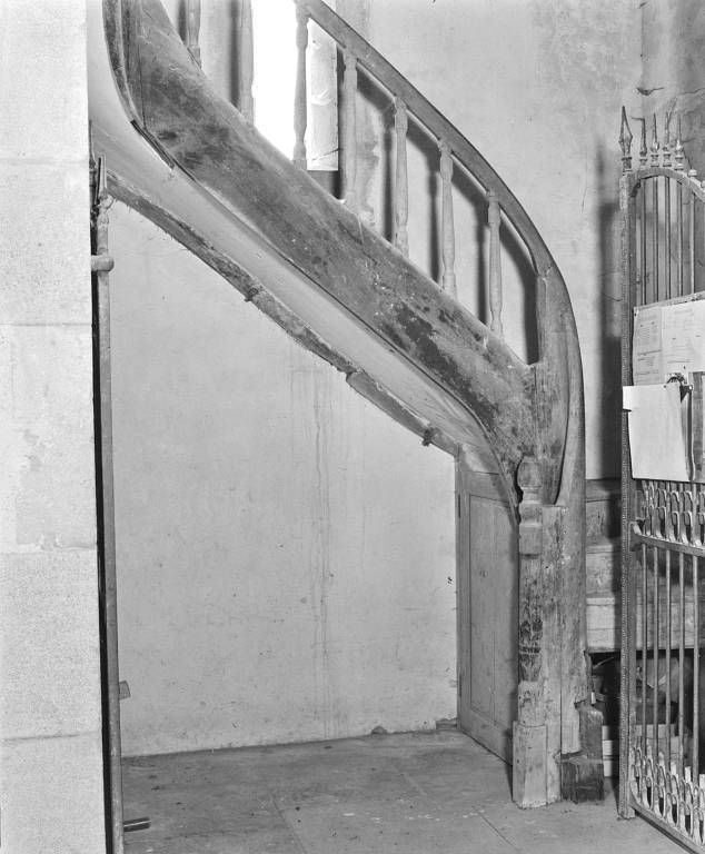 Escalier de la tribune.