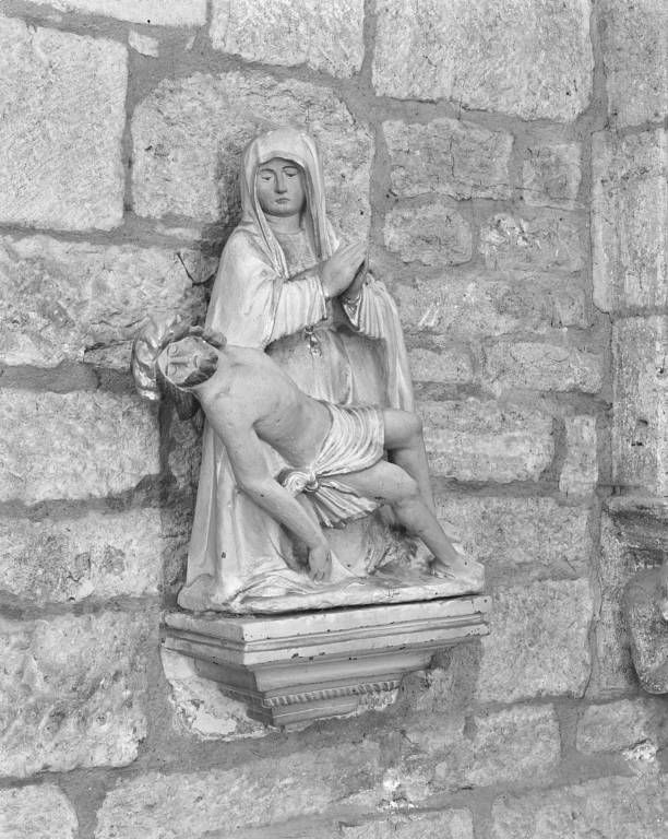 Groupe sculpté : Vierge de Pitié