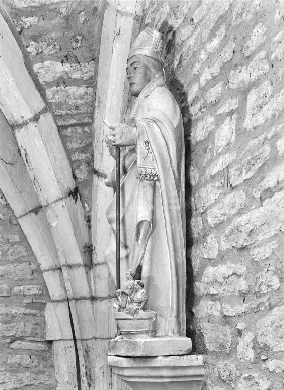 Groupe de Saint Nicolas : profil gauche.