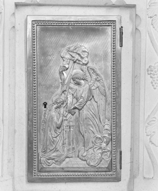 Détail : porte du tabernacle.