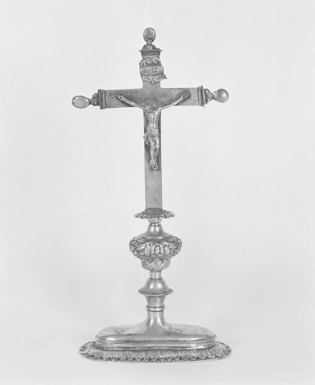 Croix d'autel