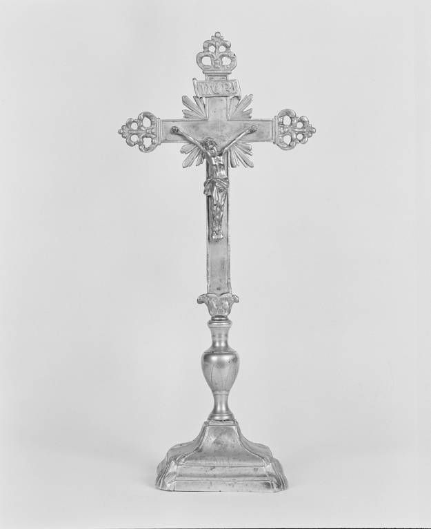 Croix d'autel : face.