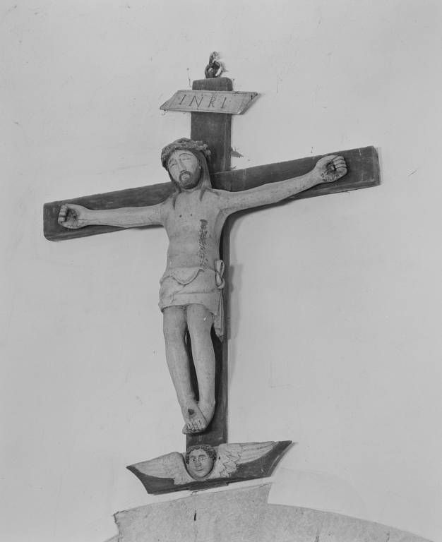 Statue : Christ en croix