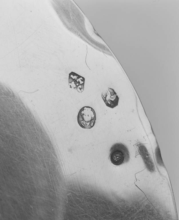Calice, détail : poinçons.