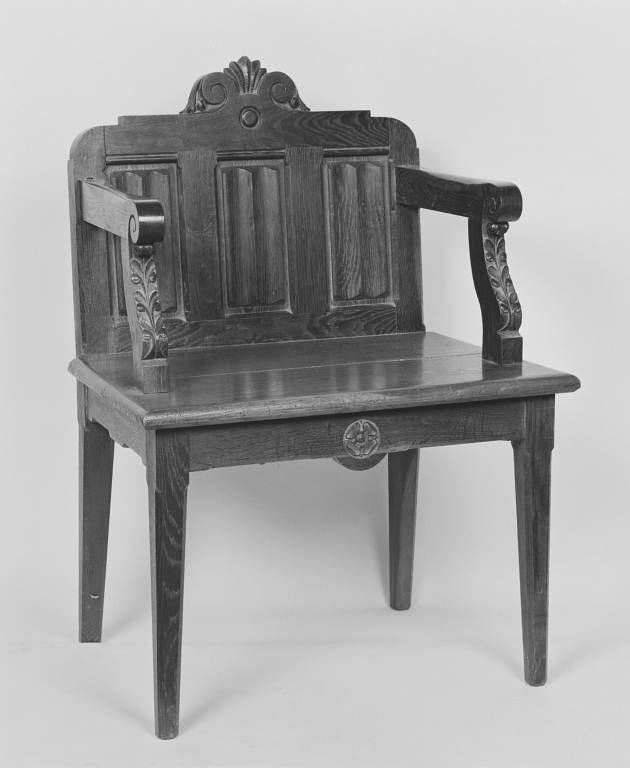 Fauteuil de célébrant.