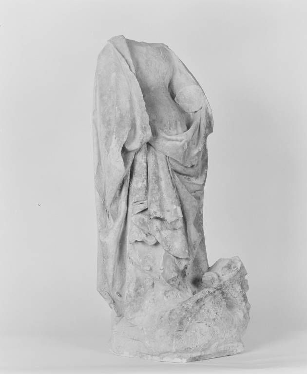 Statue : sainte Marguerite d'Antioche